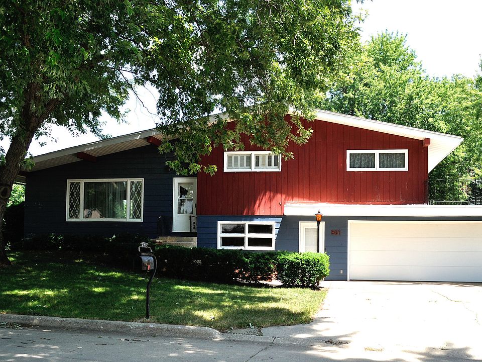 1st image of 901 Pierce Dr