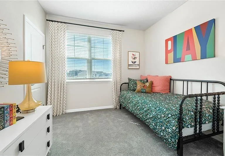 628 Devon Aly — Photo 12