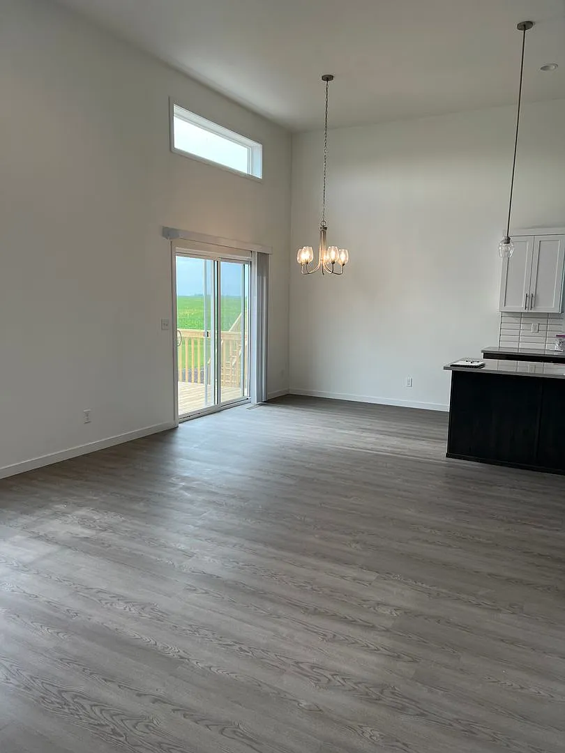 3 Bed 3 Bath Single Family Home — Photo 3