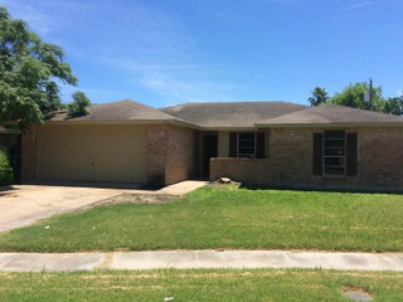 1st image of 221 Brompton Dr