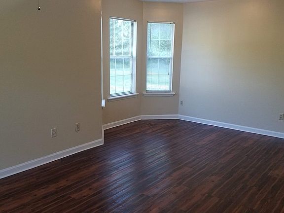 4th image of 6122 Vinnie Dr APT B