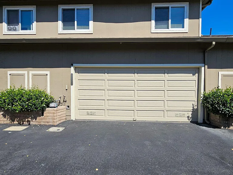 1653 Kentfield Ave — Photo 2