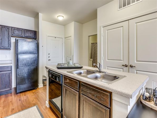 Sterlingshire | 9415 Bruton Rd, Dallas, TX