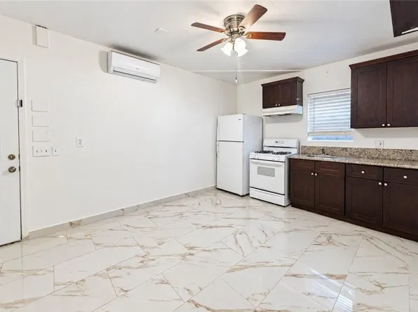 7705 Babcock Ave, North Hollywood, CA 91605
