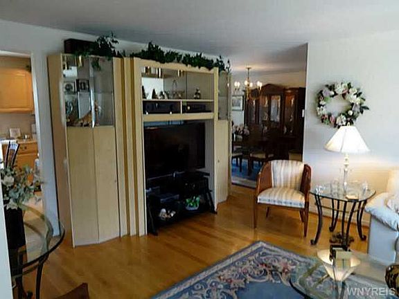 3rd image of 327 Evergreen Dr