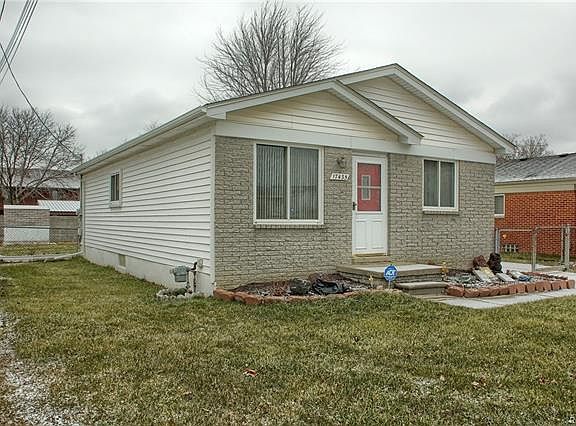 2nd image of 17435 Castle St