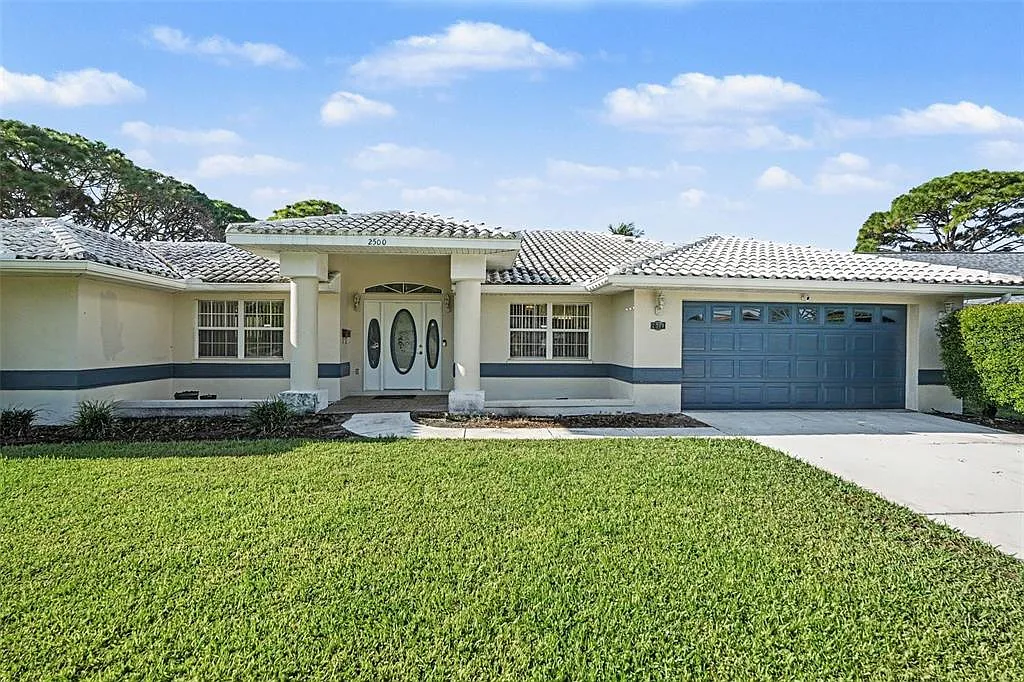 3 bed, 2.5 bath, 2131 sqft, $3,500 — Photo 1