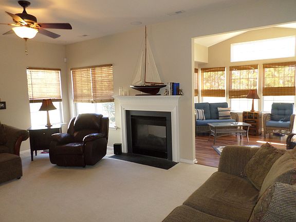 4th image of 366 Canaan Cir