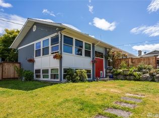 2007 10th St, Anacortes, WA 98221