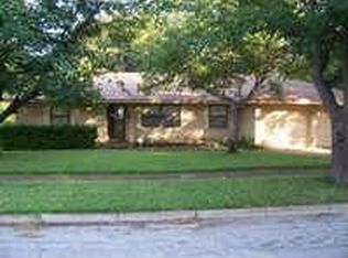 2017 Walnut St, Grand Prairie, TX 75050