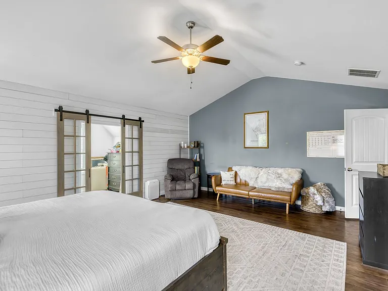 324 Frontier Cir — Photo 11