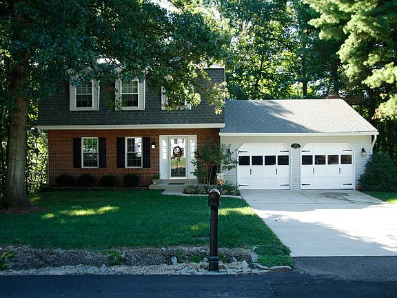 2nd image of 15084 Barkwood Dr