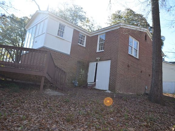 3rd image of 1223 Harvey St