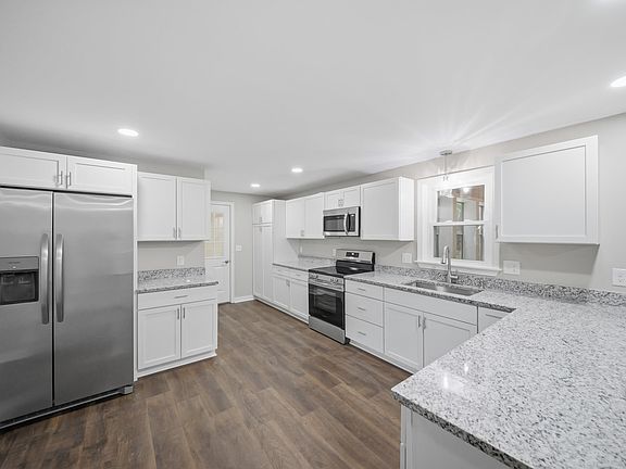 3rd image of 411 Mont Vernon Road