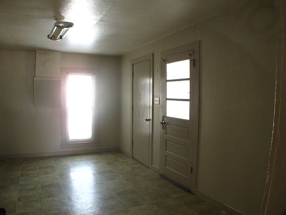4th image of 3031 Hoyt St