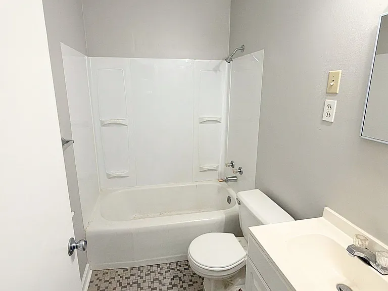 1922 Coventry Dr — Photo 14