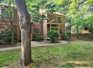 3 Sterling Pl #3, Avon, CT 06001
