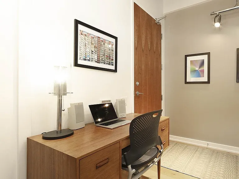 43 Hanna Ave #202 — Photo 4