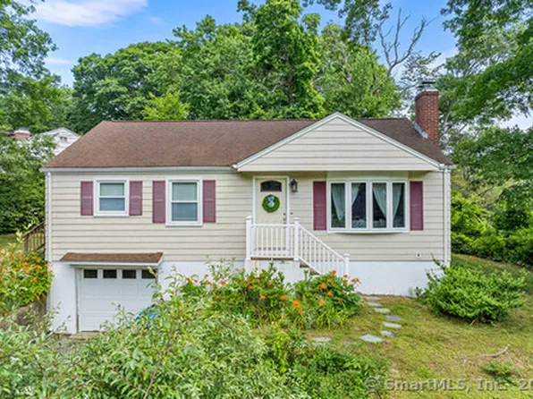 50 Valley Road, Groton, CT 06340