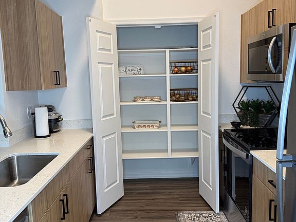 5th image of 1031 S Crismon Rd #2097