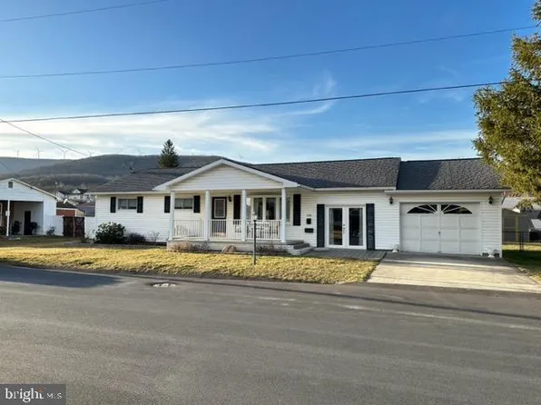 1430 Chandell St, Keyser, WV 26726