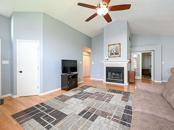 3rd image of 7112 Crane Ct