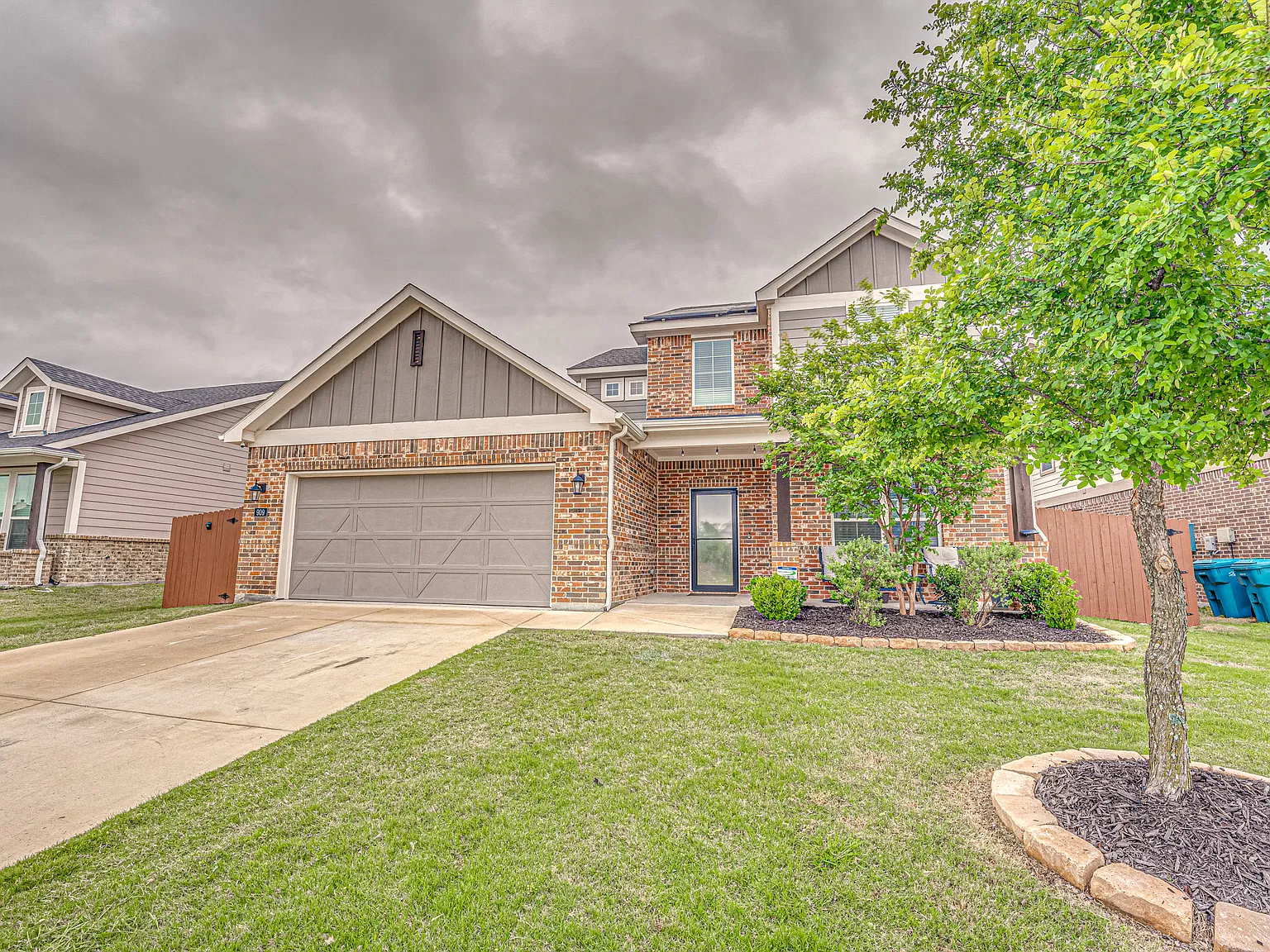 4 bed, 2.5 bath, 2698 sqft, $2,600 — Photo 3