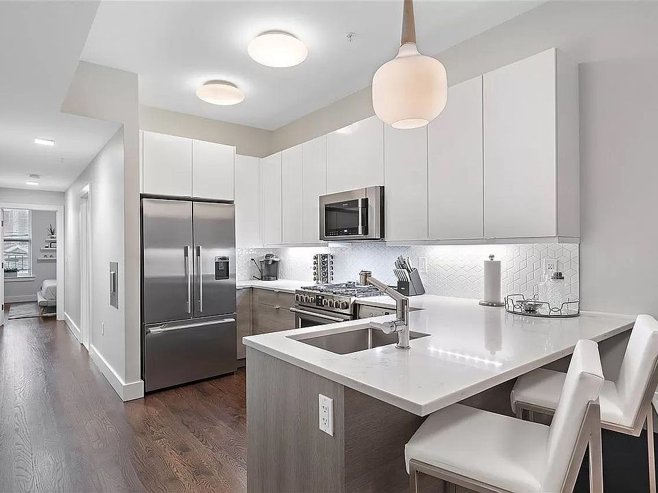 1st image of 267 Baldwin Ave Unit 201