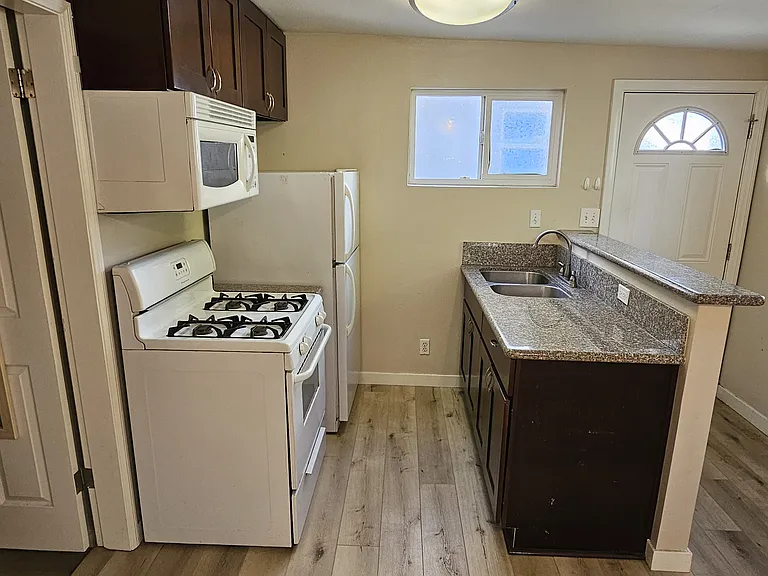 209 W Linden Ave — Photo 7