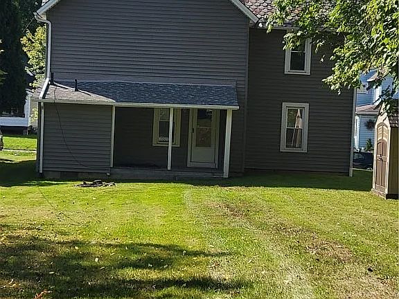 3rd image of 608 Woodland Ave #A