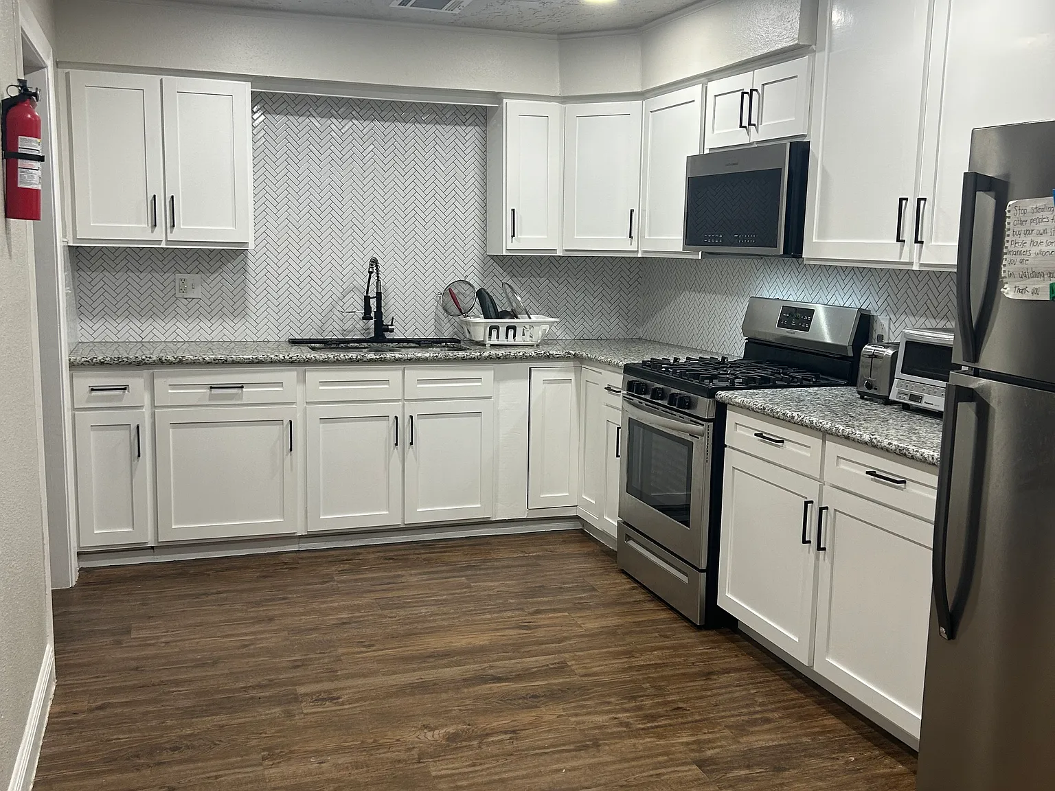 8 bed, 1964 sqft, $650 — Photo 4