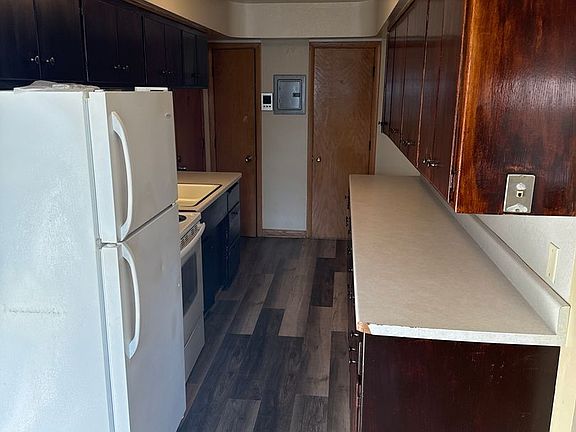 4th image of 716 Como Ave #5