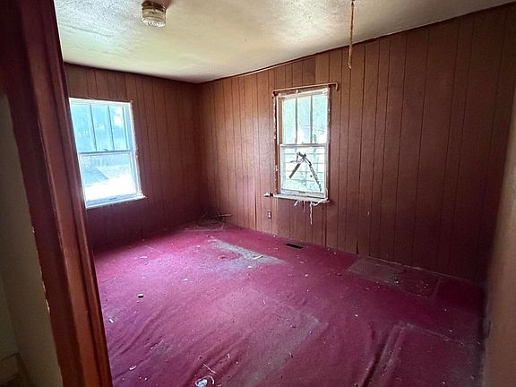 4th image of 2321 Landrum Ave
