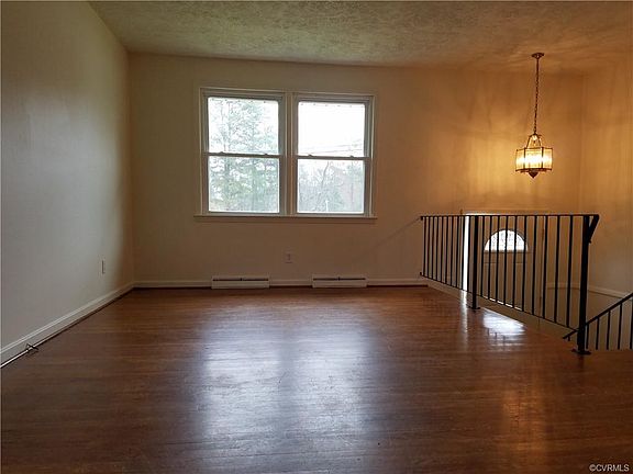 3rd image of 1608 Circle Dr