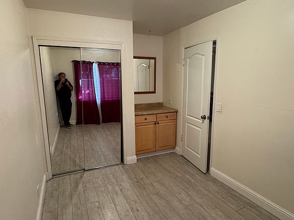 5th image of 690 Pacific Ave #6