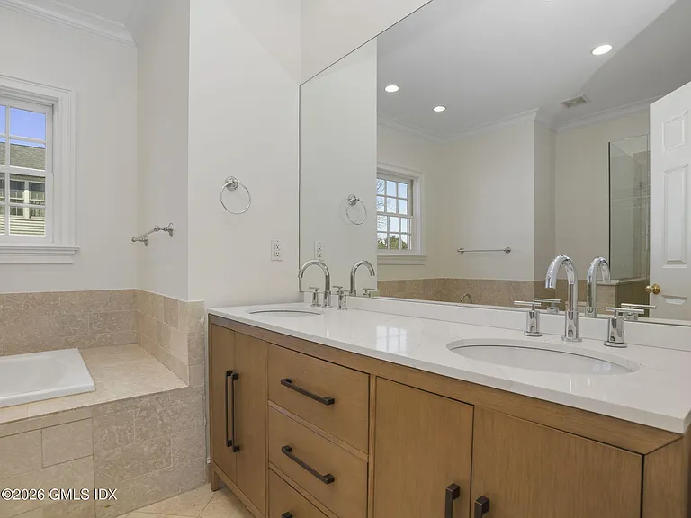147 Holly Hill Ln #9 — Photo 18