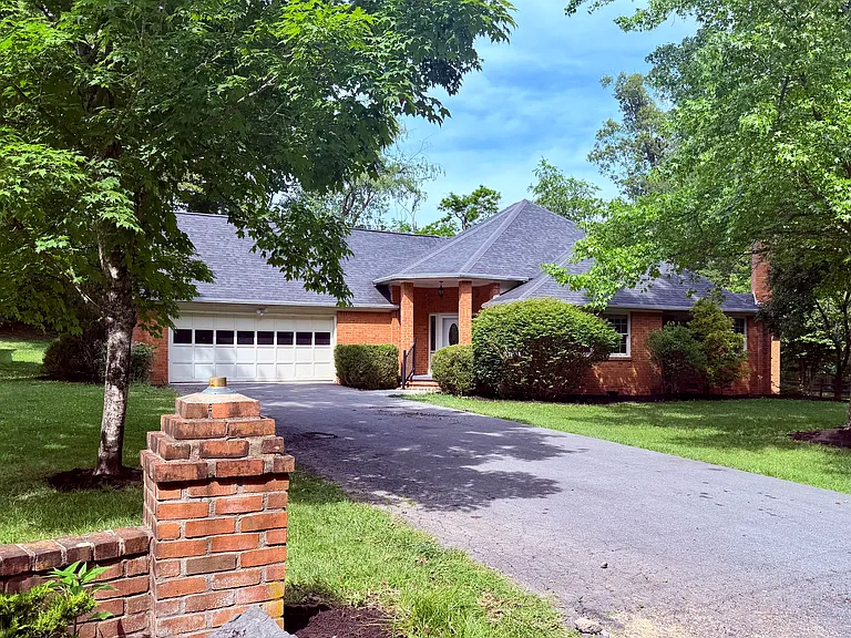 175 Highland Cir — Photo 1
