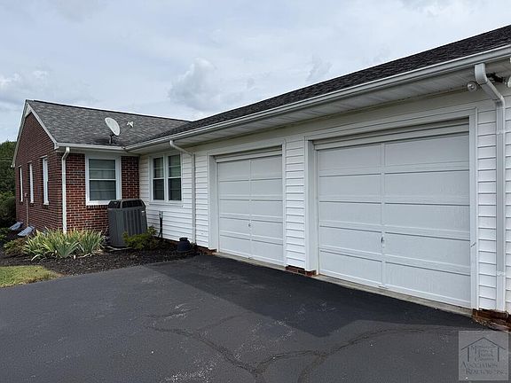 2nd image of 555 Preston Rd