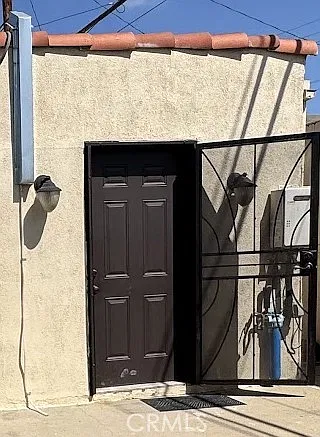 1654 La Golondrina Ave