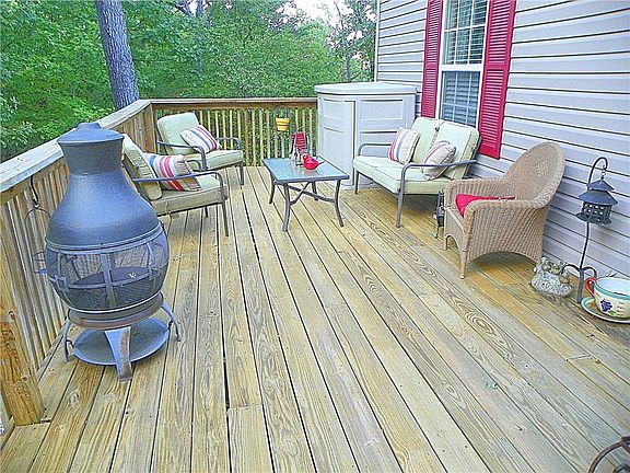 Front outdoor living space