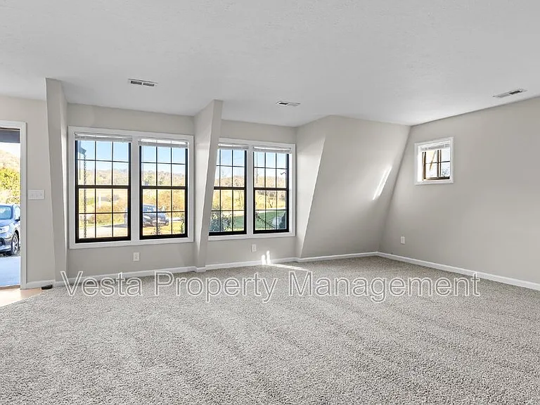 588 Ray Hill Rd #A — Photo 38
