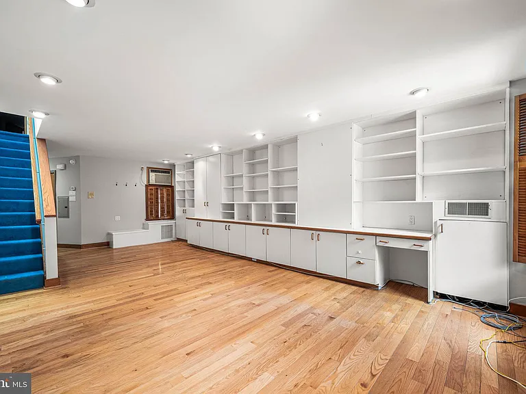 241 S 23rd St #2 — Photo 3
