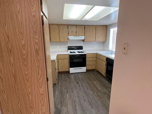 5th image of 328 E Broadway