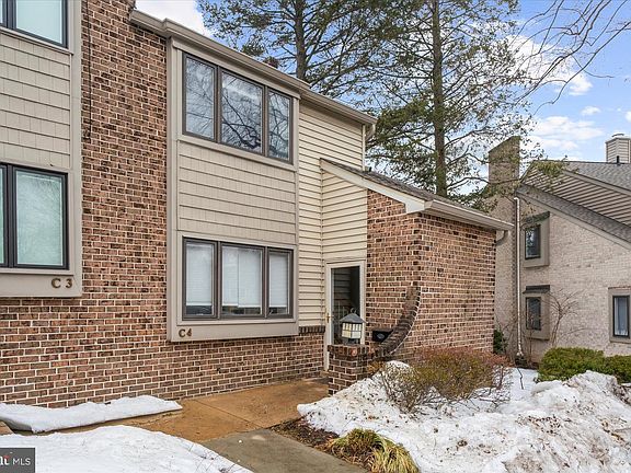 3rd image of 200 S Roberts Rd APT C4