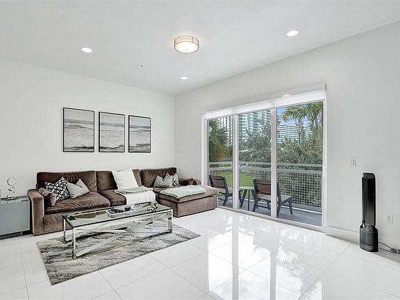 3rd image of 1347 N Ocean Blvd #1347