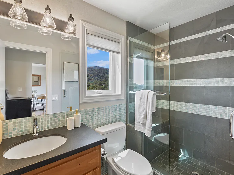 25900 Vinedo Ln — Photo 37