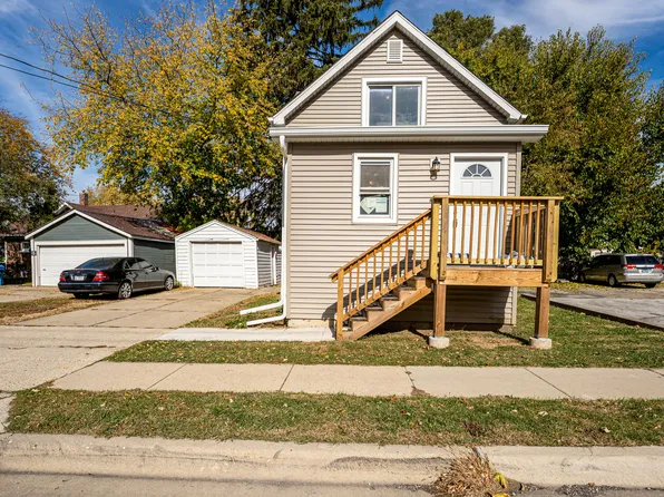 570 5th Ave, Aurora, IL 60505