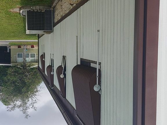 3rd image of 2 Lakeview Dr #94