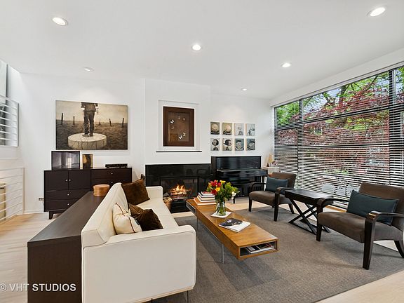 5th image of 1638 N Wolcott Ave