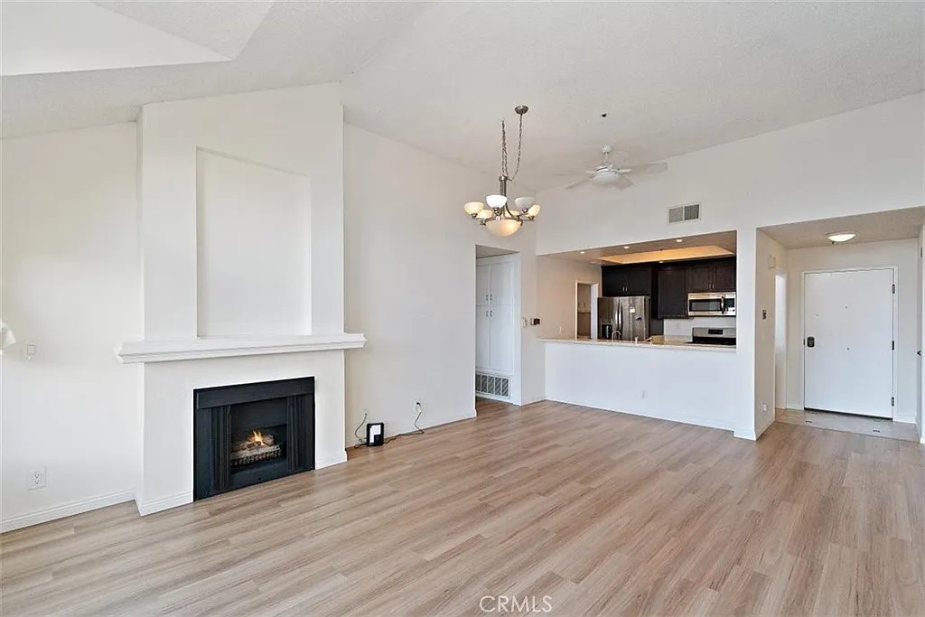 2 bed, 1165 sqft, $3,500 — Photo 1